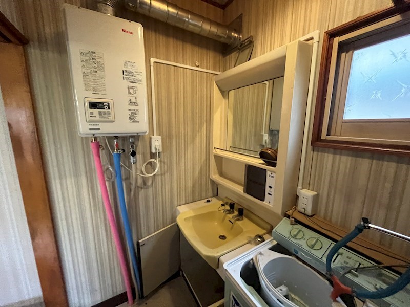 桜町３丁目２番　戸建て 内観写真（洗面台・洗面所）