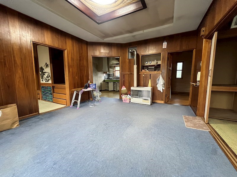 桜町３丁目２番　戸建て 内観写真（リビング）