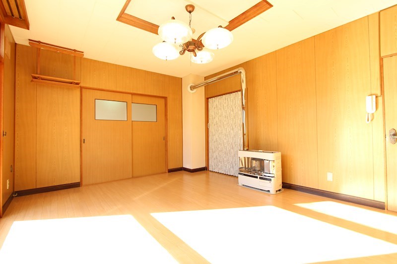東相内町６５１番　戸建て 内観写真（リビング）