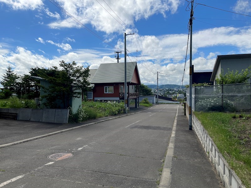 川東３４０番　土地 現地写真（前面道路含む現地写真）