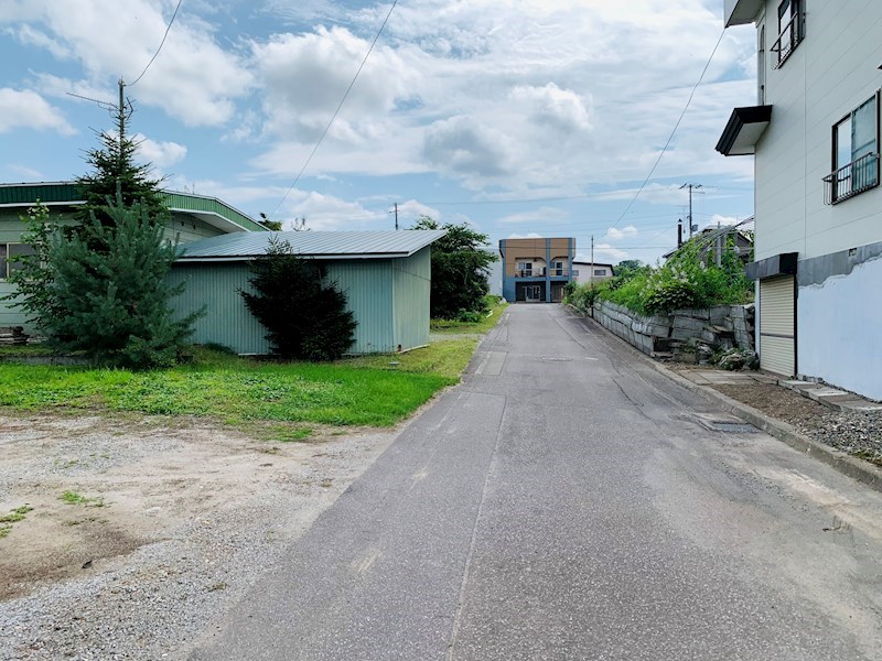 訓子府町末広町１９番　土地 現地写真（前面道路含む現地写真）