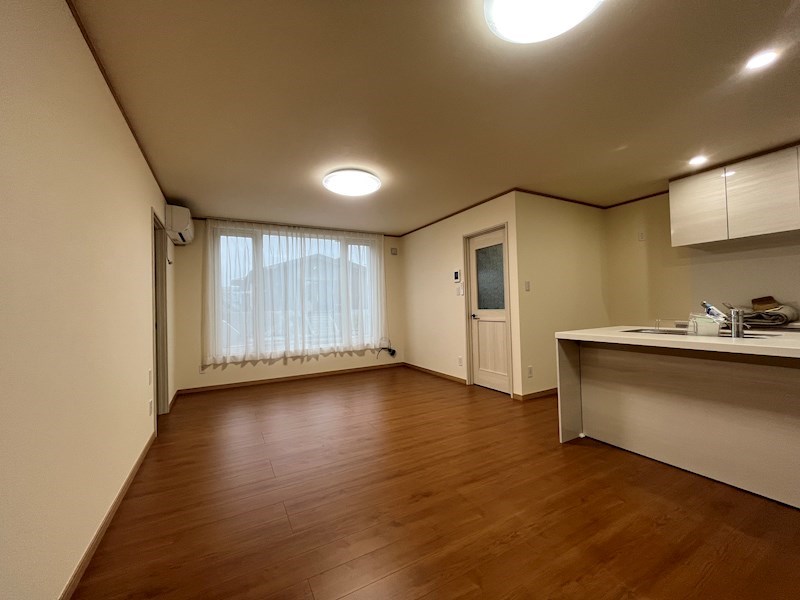 小泉６７５番　戸建て　A 内観写真（リビング）