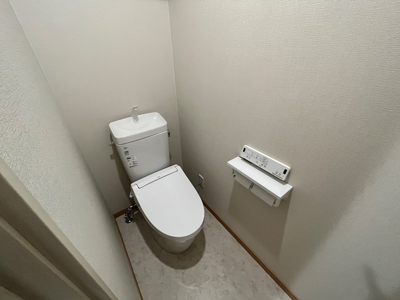 小泉６７５番　戸建て　A 内観写真（トイレ）