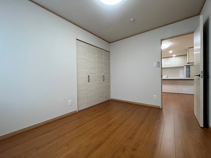 小泉６７５番　戸建て　A 内観写真（内装）
