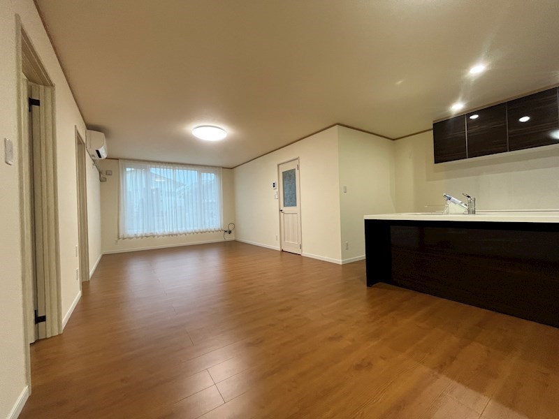 小泉６７５番　戸建て　B 内観写真（リビング）