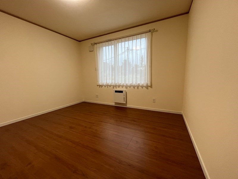 小泉６７５番　戸建て　B 内観写真（リビング以外の居室）