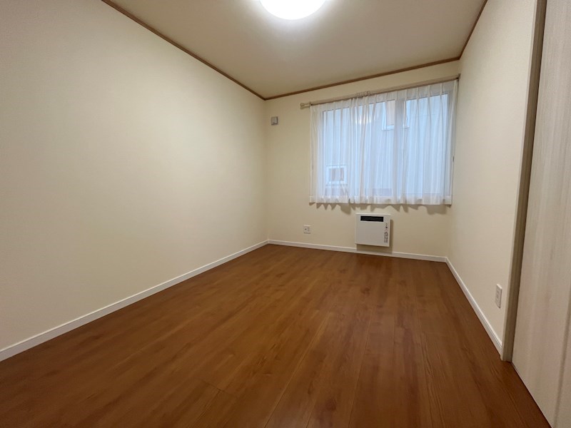 小泉６７５番　戸建て　B 内観写真（リビング以外の居室）