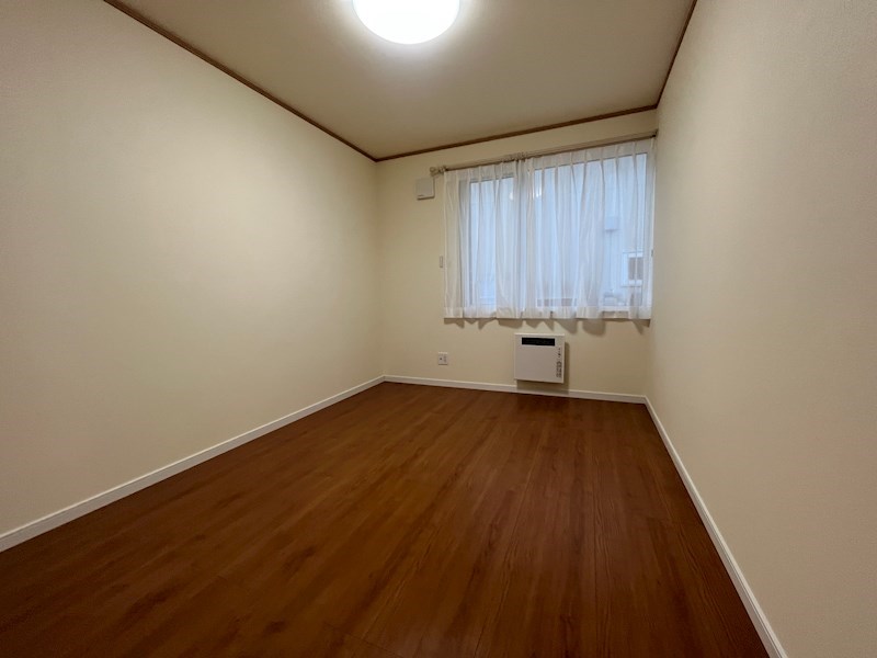 小泉６７５番　戸建て　B 内観写真（リビング以外の居室）