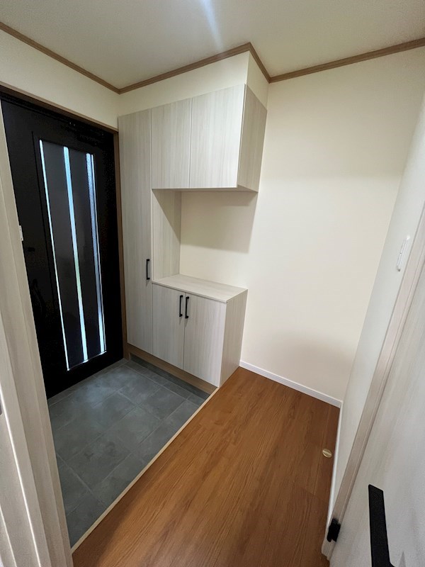 小泉６７５番　戸建て　B 現地写真（玄関）