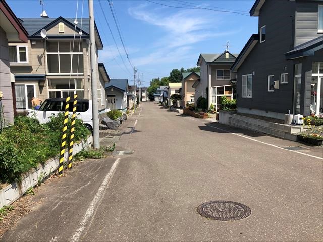 美幌町字東４条南４丁目１７番　戸建て 現地写真（前面道路含む現地写真）