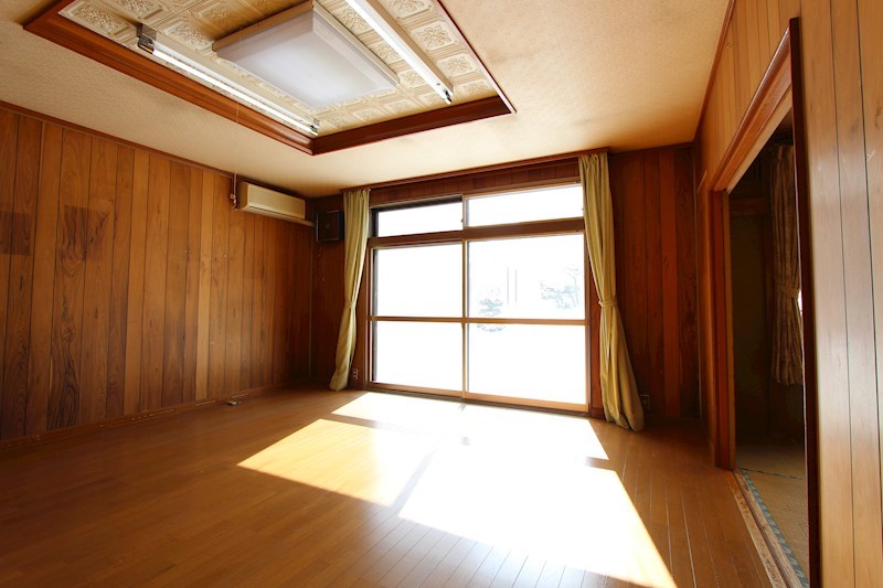 美幌町字東２条南４丁目１番　戸建て 内観写真（リビング）