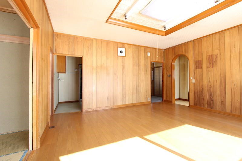美幌町字東２条南４丁目１番　戸建て 内観写真（リビング）