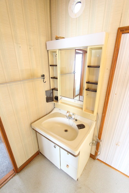 美幌町字東２条南４丁目１番　戸建て 内観写真（洗面台・洗面所）