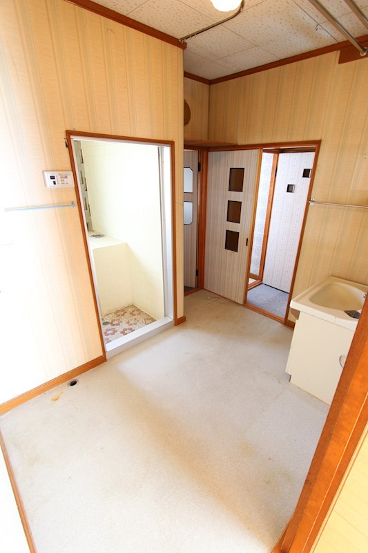 美幌町字東２条南４丁目１番　戸建て 内観写真（洗面台・洗面所）