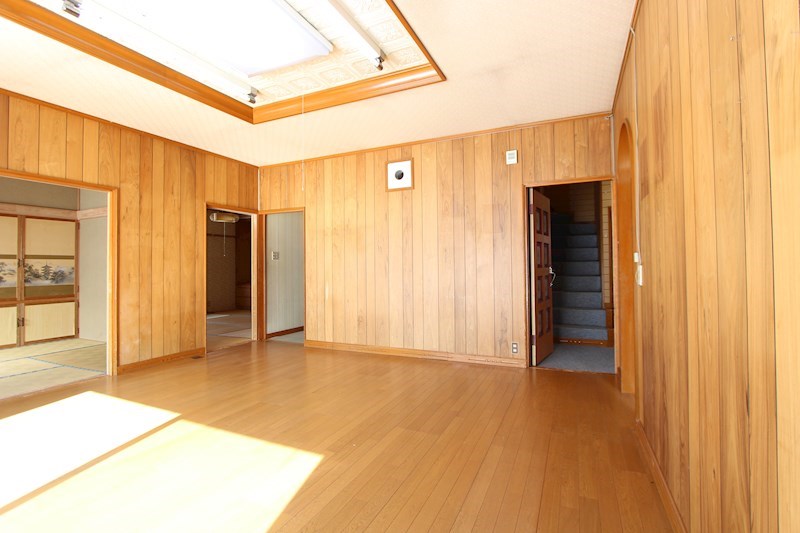 美幌町字東２条南４丁目１番　戸建て 内観写真（リビング）