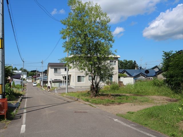美幌町字東四条南４丁目１６番　土地 現地写真（前面道路含む現地写真）