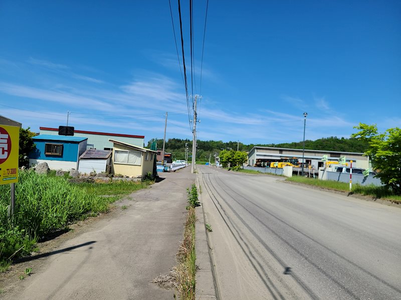 美幌町字日の出２丁目１番　土地 現地写真（前面道路含む現地写真）