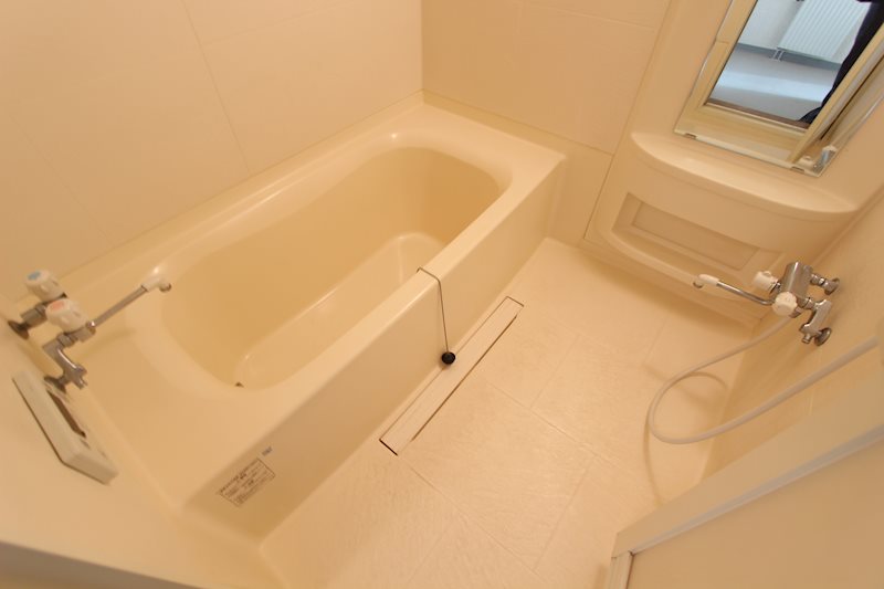 新生町７７番　戸建て 内観写真（浴室）
