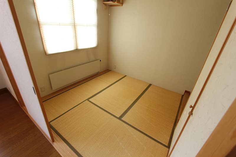 新生町７７番　戸建て 内観写真（リビング以外の居室）