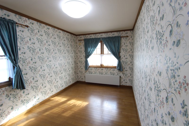 新生町７７番　戸建て 内観写真（リビング以外の居室）