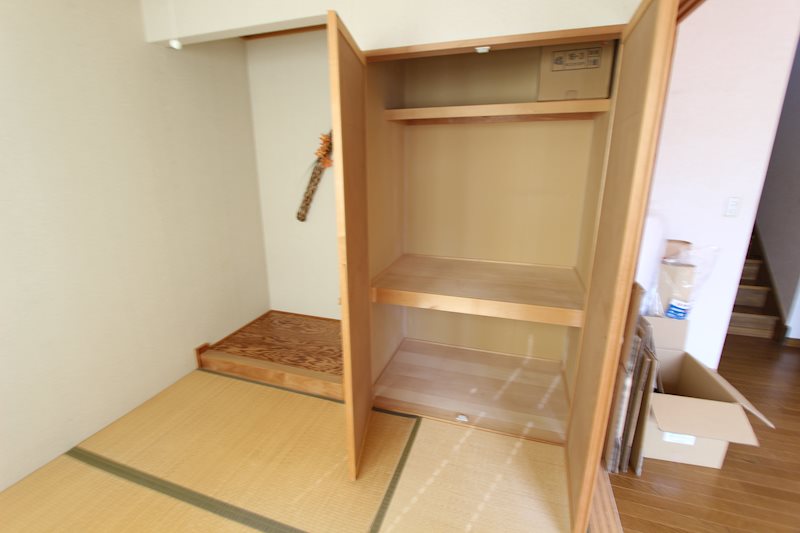 新生町７７番　戸建て 内観写真（収納）