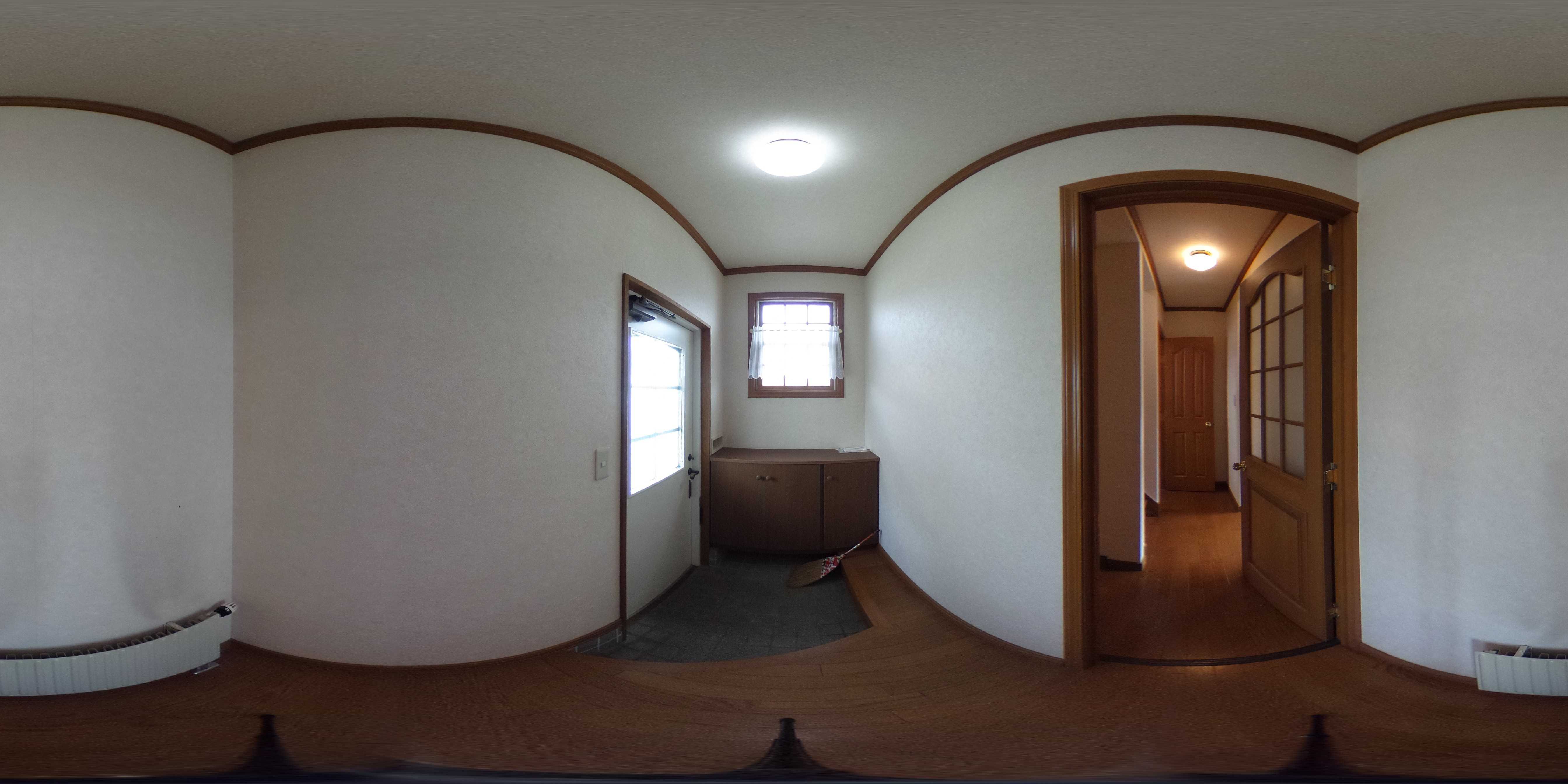 新生町７７番　戸建て 現地写真（玄関）