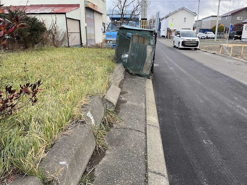 とん田東町５４１番　土地 現地写真（前面道路含む現地写真）