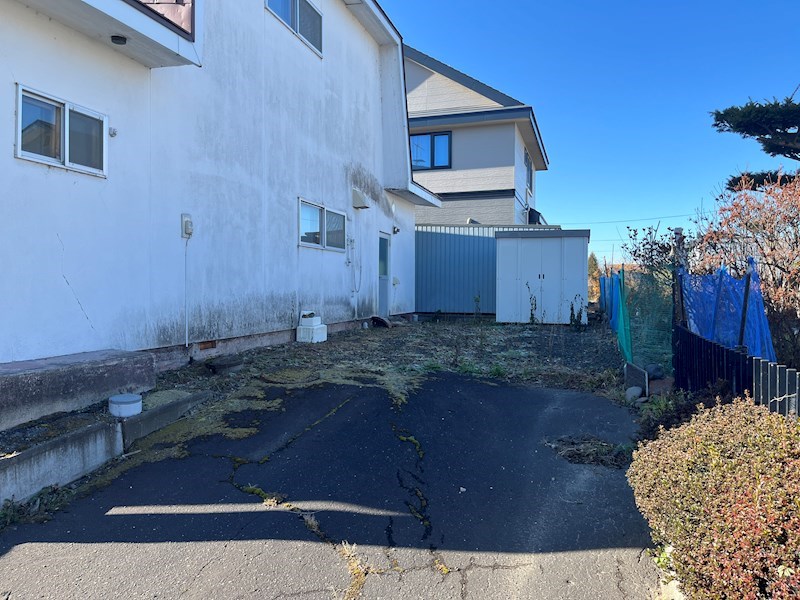 相内町１０６番　戸建て 現地写真（駐車場）