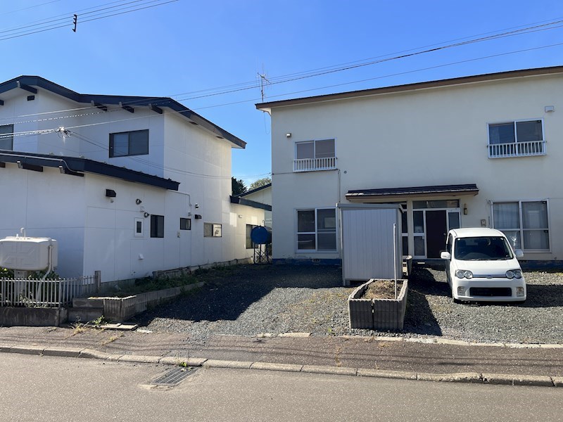 三楽町１２６番　共同住宅 現地写真（駐車場）
