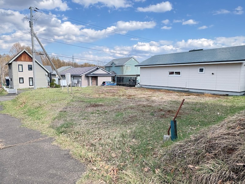 美山町東４丁目８２番　土地 現地写真