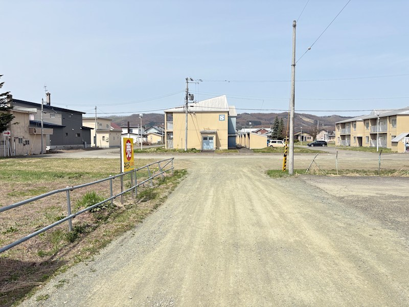 端野町三区４７７番　土地 現地写真（前面道路含む現地写真）