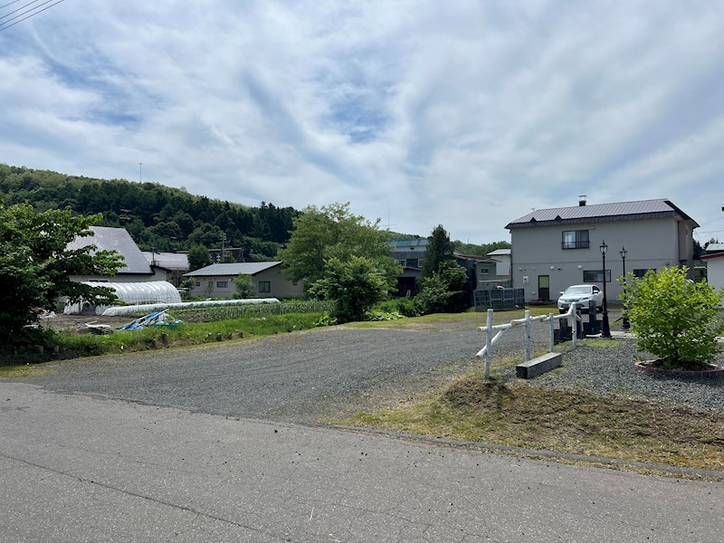 網走市呼人３３０番　店舗付住宅 現地写真（駐車場）