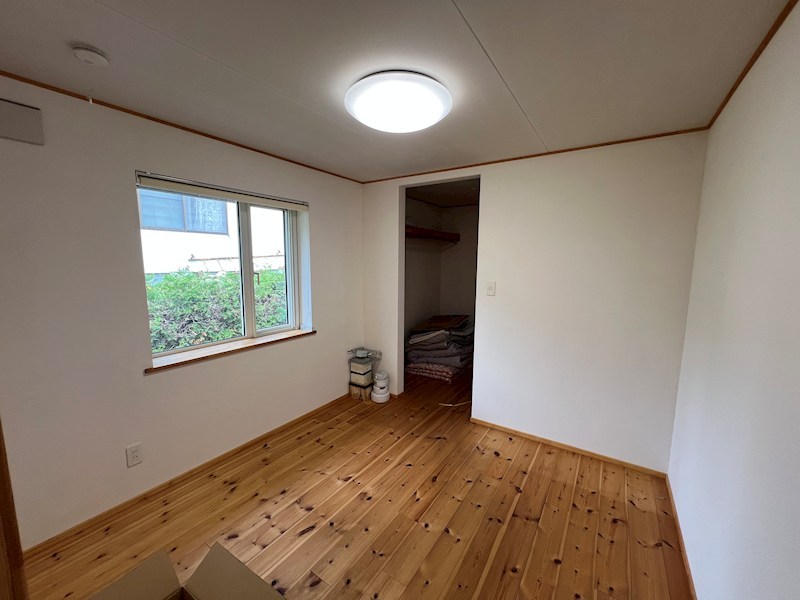 網走市呼人３３０番　店舗付住宅 内観写真（リビング以外の居室）