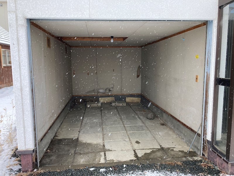 東三輪１丁目９１番　戸建て 現地写真（駐車場）
