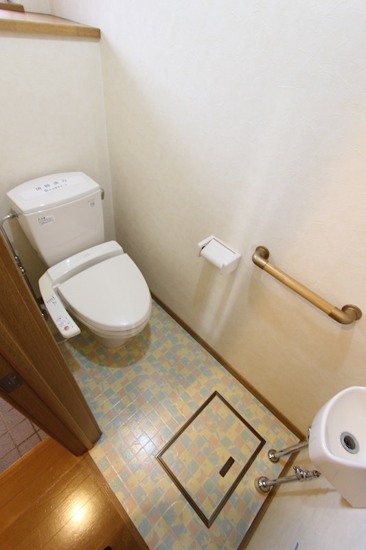 緑ヶ丘１丁目２３番　共同住宅 内観写真（トイレ）