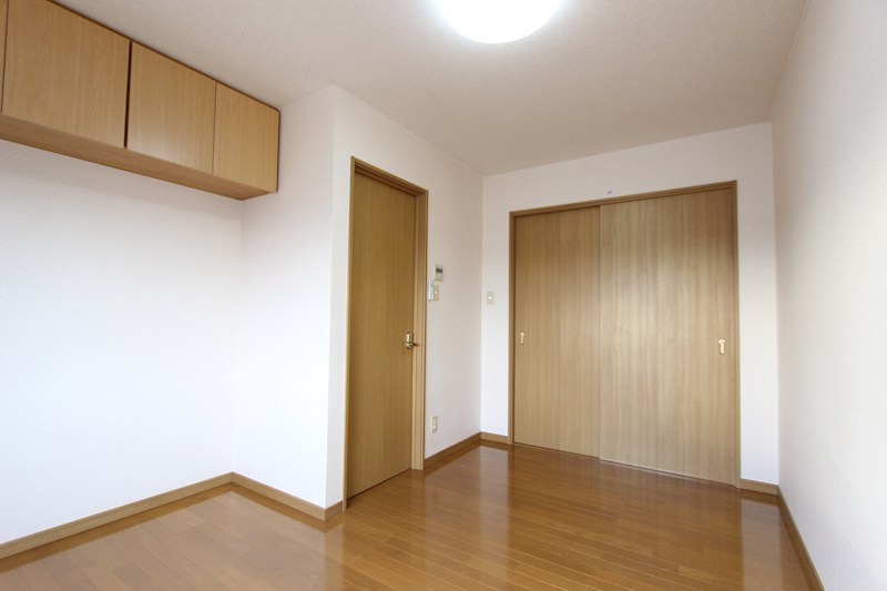 緑ヶ丘１丁目２３番　共同住宅 内観写真（リビング以外の居室）