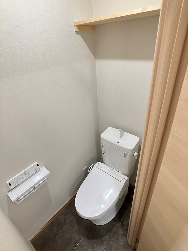 美芳町３丁目４番　共同住宅 内観写真（トイレ）