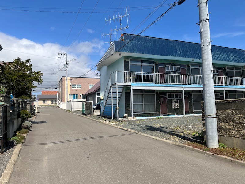 美芳町１丁目４番　土地 現地写真（前面道路含む現地写真）
