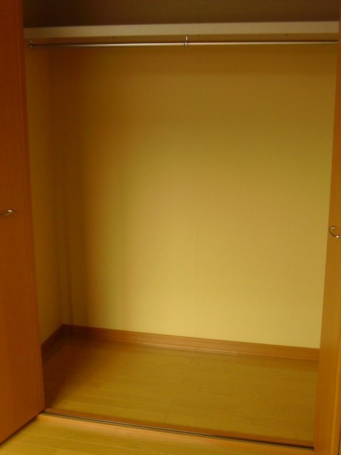 川東５６番　戸建て 内観写真（収納）