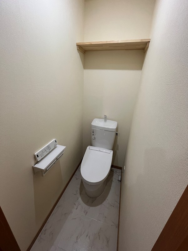 とん田西町２１７番　戸建て 内観写真（トイレ）