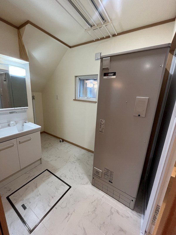 とん田西町２１７番　戸建て 内観写真（洗面台・洗面所）