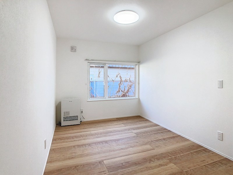 美山町南２丁目８番　戸建て 内観写真（リビング以外の居室）