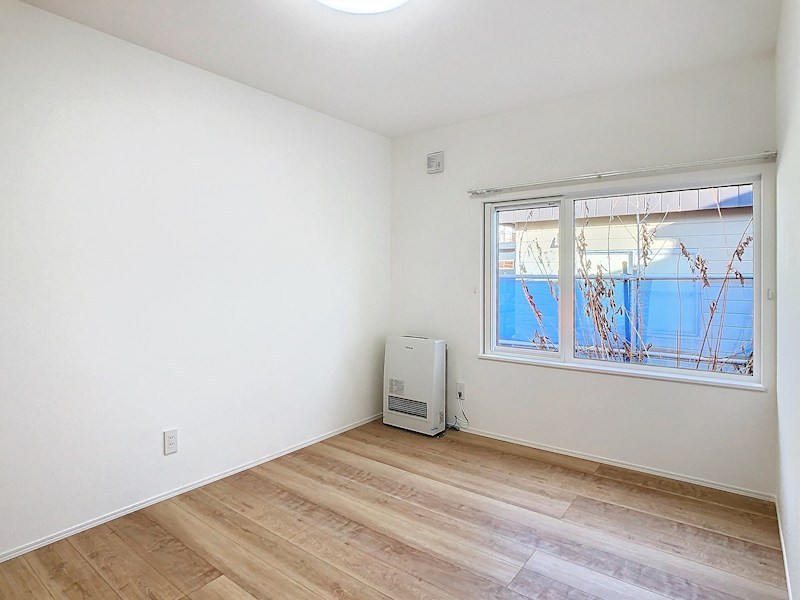 美山町南２丁目８番　戸建て 内観写真（リビング以外の居室）