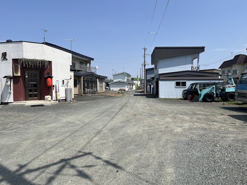朝日町４８番　土地 現地写真（前面道路含む現地写真）