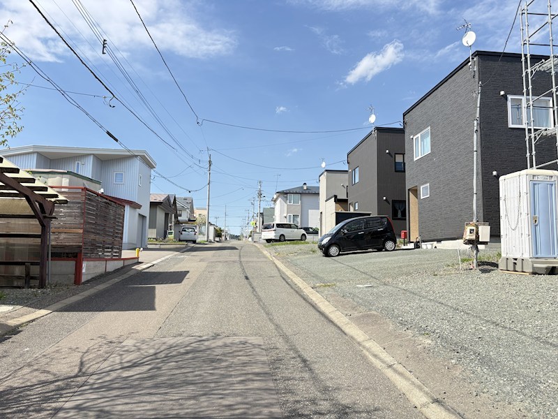 高栄東町４丁目１６４番　戸建て 現地写真（前面道路含む現地写真）