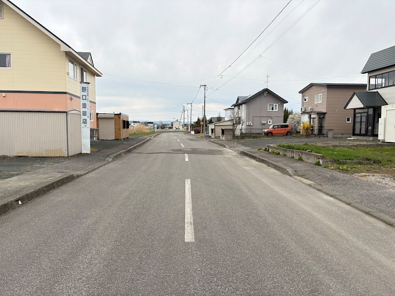 上ところ６７３番　戸建て 現地写真（前面道路含む現地写真）