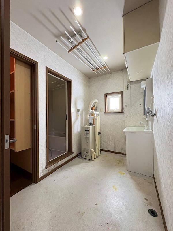 上ところ６７３番　戸建て 内観写真（洗面台・洗面所）