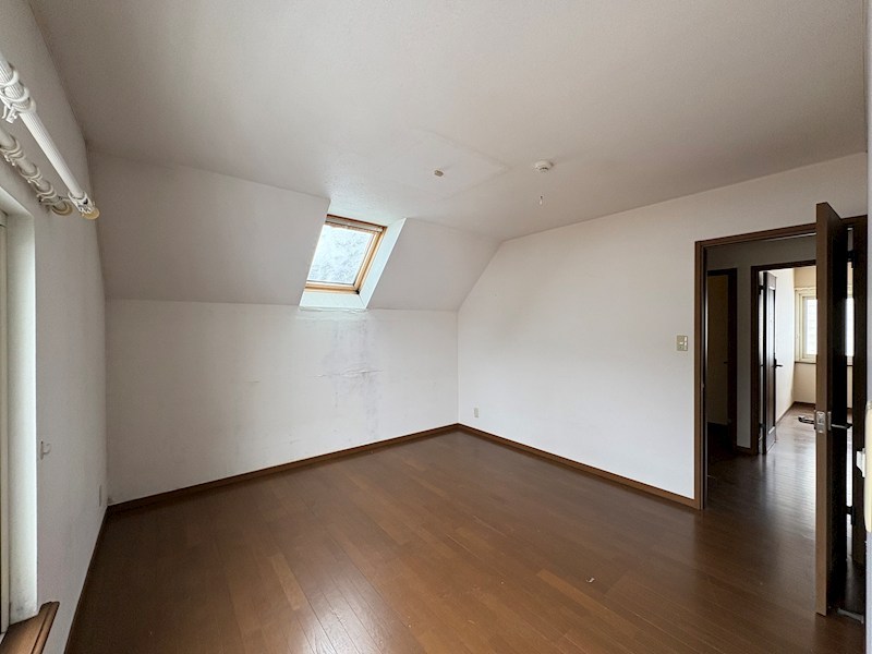上ところ６７３番　戸建て 内観写真（リビング以外の居室）
