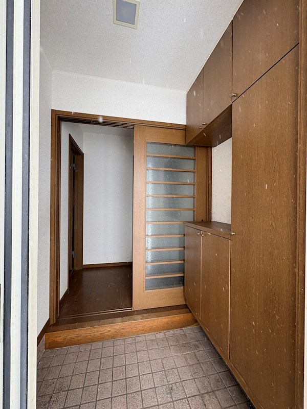 上ところ６７３番　戸建て 現地写真（玄関）