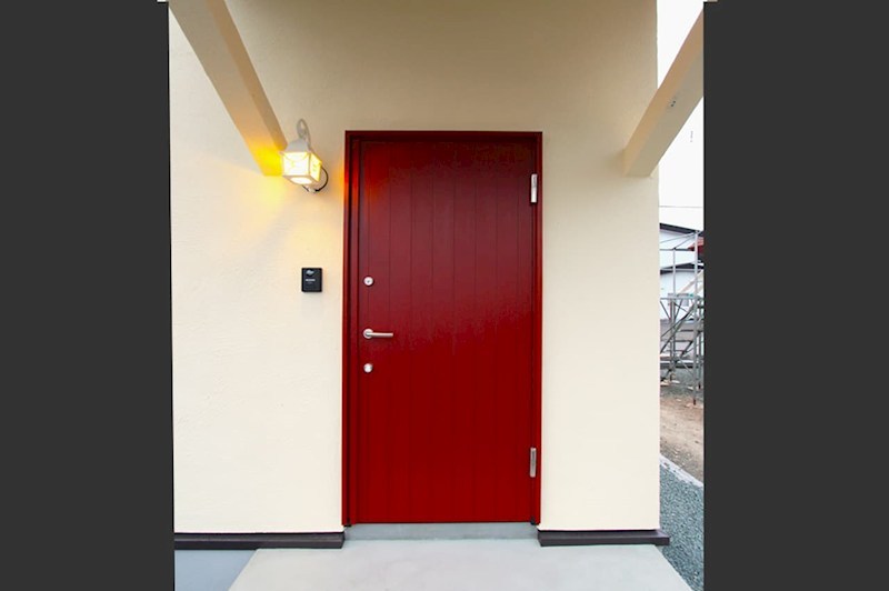 【変幻自在な家】 emoie販売モデルハウス 現地写真（玄関）